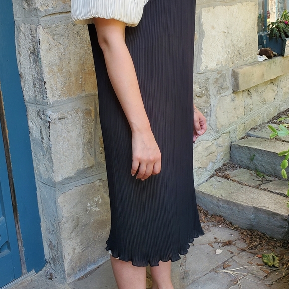 Puff Sleeve Colour Block Dress - Picture 2 of 2